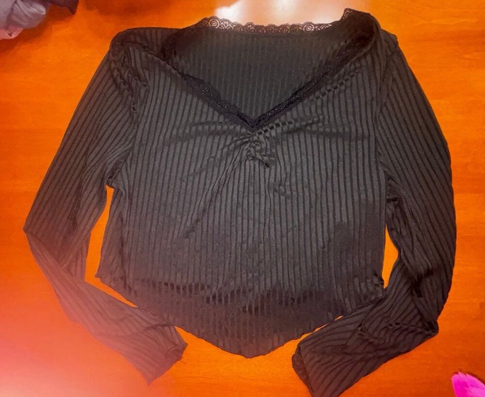 CURVE V-Neck Lace Trim Crop Top 1XL